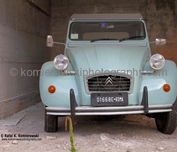 The Citroën 2CV a.k.a  “deux chevaux”, Rome-Trastevere