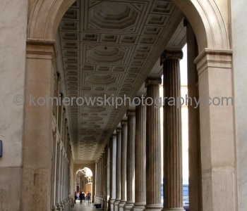 Arcade at Piazza Colonna, Rome