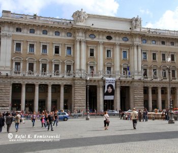 Galleria Alberto Sordi seen from Piazza Colonna, Rome