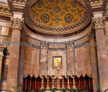 Main Altar at Pantheon. The present high altar and the apse were commissioned by Pope Clement XI 1700-1721 and designed by Alessandro Specchi. Rome