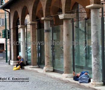 Apart from the ancient monuments and great art, there is a side of Rome tourists would rather not see: the homeless