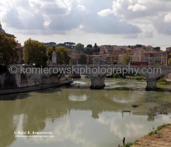 Walking in Rome  4  (UNESCO-World Heritage Site)