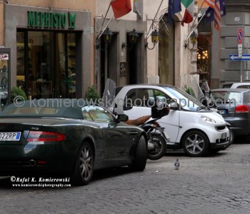 Many Italian  cities including Rome  have localised restrictions on times when cars are allowed into the centres and where parking is allowed.  Rome