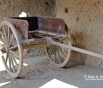 ....model of Roman wagon in Pompeii....