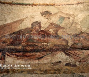 Under each fresco you can find a price – from 2 to 8 assi (to compare: a portion of wine cost 1 assi).
