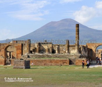 Pompeii, with the Vesuvius looming over it in the distance