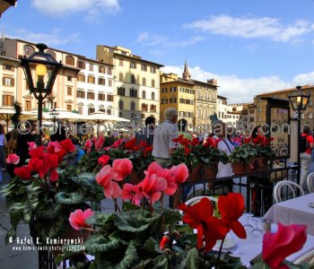 Right from Medieval times, Piazza della Signoria has always been the civic centre of Florentine life. Time for lunch in colorful surroundings...