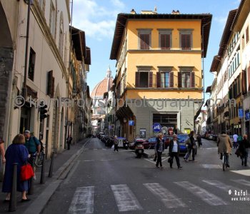 Florence boasts numerous street markets that offer the visitor a chance to immerse themselves in the local culture while walking....