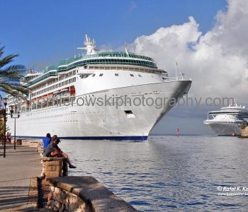 Cruise ship entering Santa Anna Bay, Willemstad