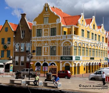 Penha building built between 1708 and 1733 at Heerenstraat 1, Willemstad