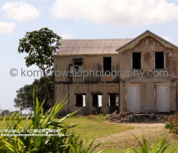 ...there are many plantations dotted around the island, many in ruins....