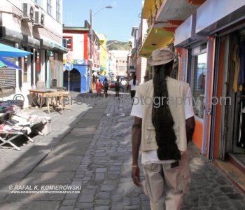 ....walking through the streets of Kingstown, some are cobblestone streets, colonial buildings...Its safe to walk around the streets