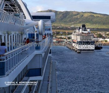With clearance granted to proceed, Grand Princess singled her lines and was all gone by 16:45, Wednesday, March 9, 2011