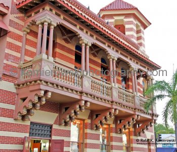 Structure with character of the Old Town located in the Central Business District, Key West