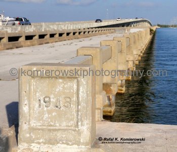 Construction of the highway began in the late 1930s. Its foundation included some of the original railway spans as well as the coral bedrock of individual keys and specially constructed columns.