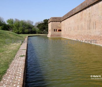 Fort Pulaski served as the battlefield  (April 1862) when the war between Union forces and Confederate troops was going on.