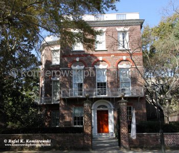 Charleston..colorful neighborhoods, dating from the American colonial period, through the antebellum and Victorian eras, to early 20th century