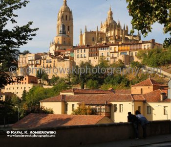 Segovia has got to be one of the most romantic cities in all of Spain or Europe...(photos taken on Sunday, October 16, 2011)
