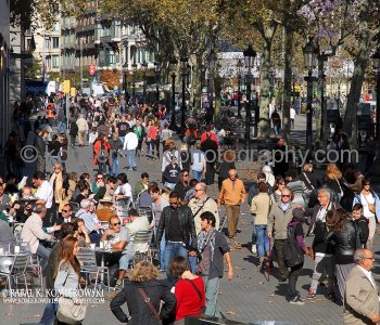 Crowds... not fool your self...Spain has registered the largest increase in unemployment seen anywhere in the European Union !!!!