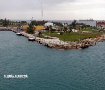 November 9 , 2011 – Day 13, arriving to Freeport, Grand Bahamas, Magic s thruster had been damaged near Italy ...back in July, 2011!!!