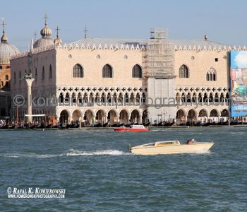 a view from the water .....on the way to Venice....The Doge s Palace -  Palazzo Ducale