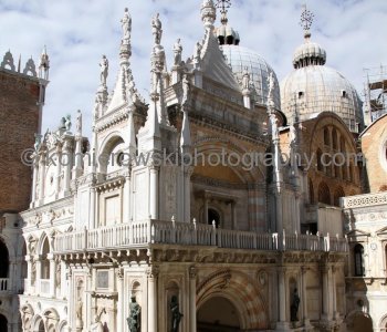 The most iconic Venetian Gothic structure, the Doge s Palace, is a luxuriously decorated building that includes traits of Gothic, Moorish, and Renaissance architectural styles