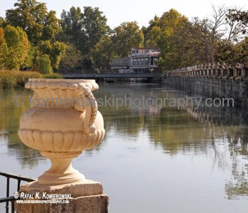 The Royal Palace of Aranjuez , huge gardens are Spain s most important of the Habsburg period, UNESCO World Heritage Site