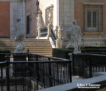 The Royal Palace of Aranjuez , huge gardens are Spain s most important of the Habsburg period, UNESCO World Heritage Site