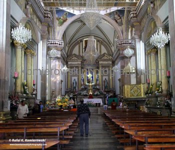 Main Altar at Our Lady of the Rosary church...Talpa de Allende, Jalisco,