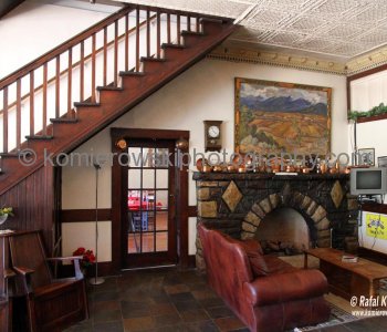 This great hotel is a gem; every item is authentic and original. The owners are very friendly, warmly welcoming visitors.  Prices are very, very reasonable.  We were offered negotiable price for the most beautiful room.