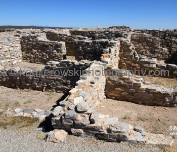 Gran Quivira, the Spanish gave this Anasazi village the name of Pueblo de Las Humanas (a thriving pueblo) when Oñate first approached it in 1598 to accept the oath of allegiance to Spain