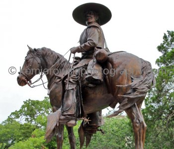 Tejano Monument....a massive 250-ton tribute to Texas early Spanish and Mexican explorers, settlers and their descendants...all Texans and Americans to be proud of!!