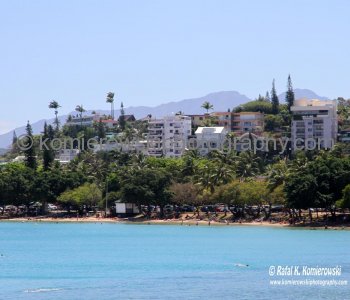 It is situated on a peninsula in the south of New Caledonia s main island, Grande Terre