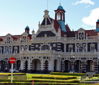 Dunedin Railway Station has been described as the outstanding monument of Edwardian architecture in New Zealand