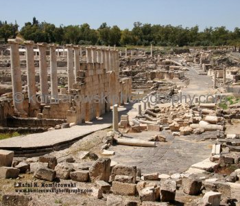 Beit She’an is the site of spectacular archaeological excavations and a rich history, dating back to biblical