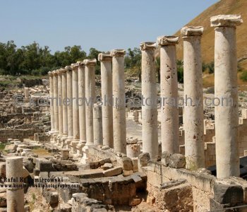 Beit She’an is the site of spectacular archaeological excavations and a rich history, dating back to biblical