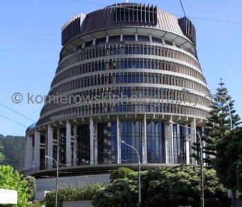 ....exploring on foot...Wellington is very compact, perched on the edge of a stunning natural harbor.....