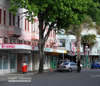 Napier, flattened by an earthquake in 1931 but rebuilt in glorious art-deco style has over one hundred forty art-deco buildings...