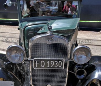 Exhibition of vintage cars bid Bon Voyage to Oosterdam in Napier, New Zealand...