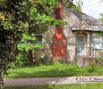 Nakusp, old picturesque  house from the first days.....