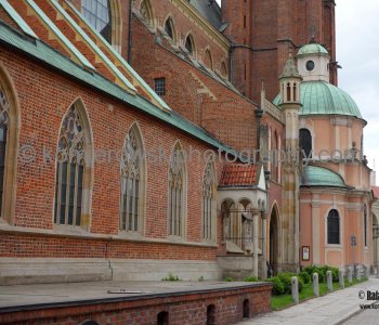 Wroclaw, the capital of Lower Silesia (in Polish Dolny Slask), is one of the oldest and most beautiful cities in Poland..here is located in Ostrow Tumski, with its well-preserved collection of religious architecture. Wroclaw, Poland