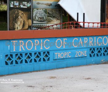 Bruce Highway crossing Tropic of Capricorn in Rockhampton