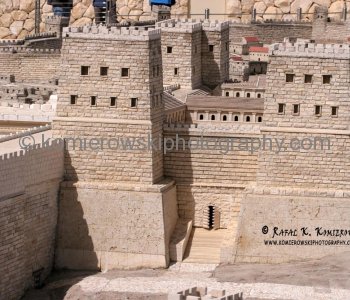 Jerusalem was prosperous and magnificent city of 70,000 people.