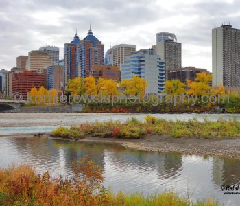West End.. Bow River, seen from Bow River Pathway (Memorial Drive NW), Calgary, Alberta