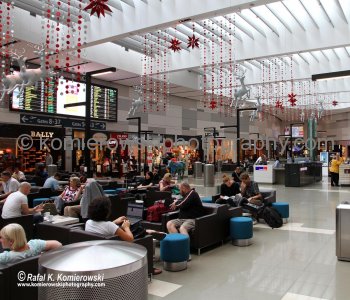 Sydney-Intl Airport..before departure to Shanghai..