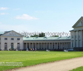 Palace has a horse-shoe shaped plan with a two-story central building extending to the sides through elegant segmented collonades...