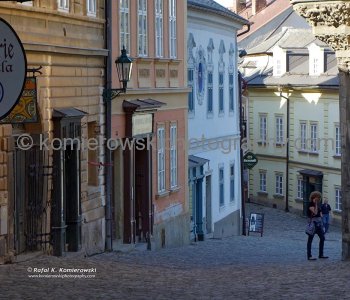 Kutnï¿½ Hora... a walk through medieval town... colorful streets...