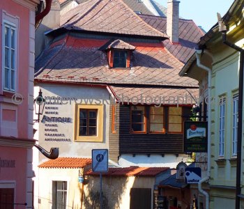 Kutnï¿½ Hora... a walk through medieval town... colorful streets...