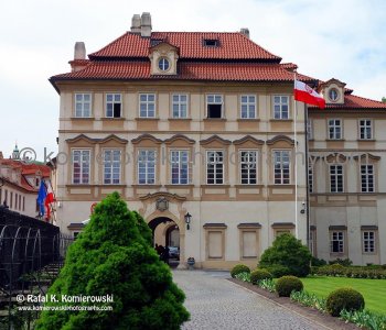 ...Walking is really the best way to explore Prague,   sightseeing highlights of this beautiful city...