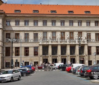 ...Walking is really the best way to explore Prague,   sightseeing highlights of this beautiful city...
